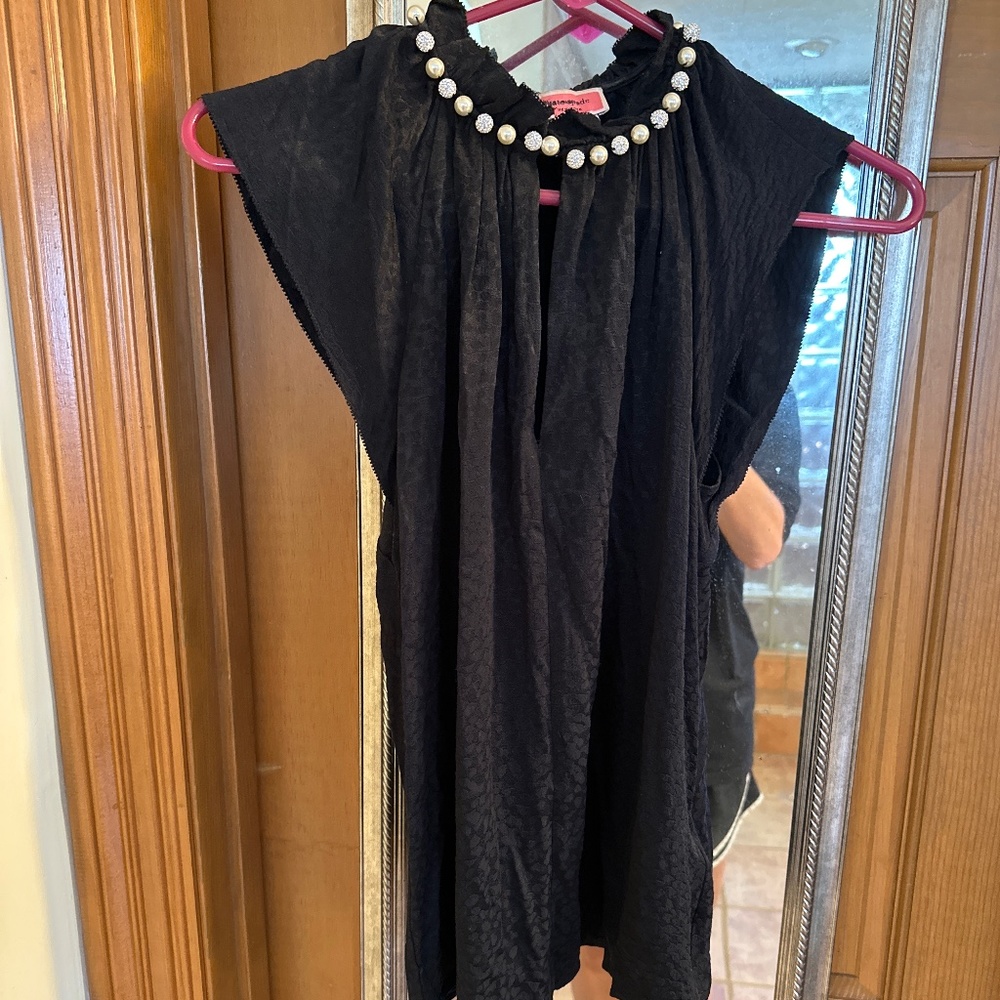 Kate spade black Pearl top